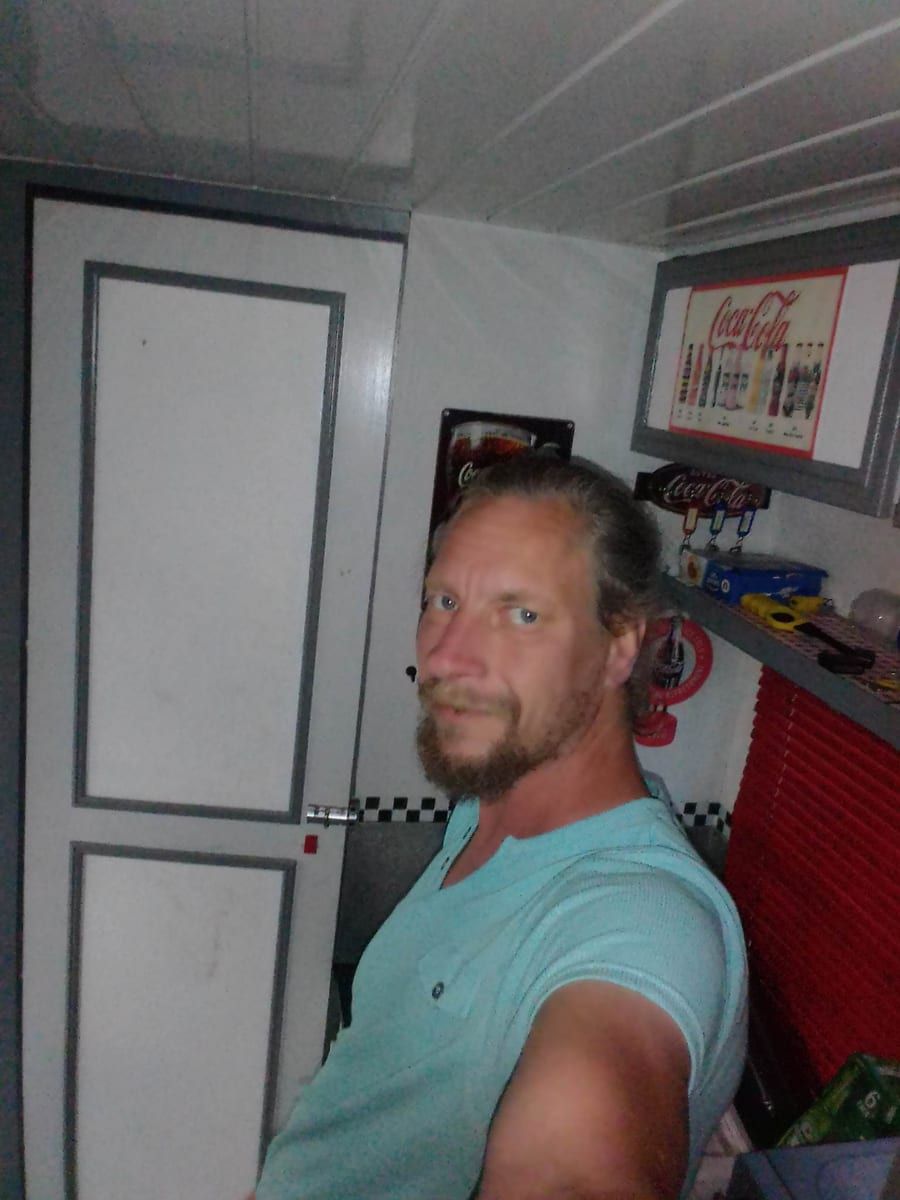 Profil von Chedli